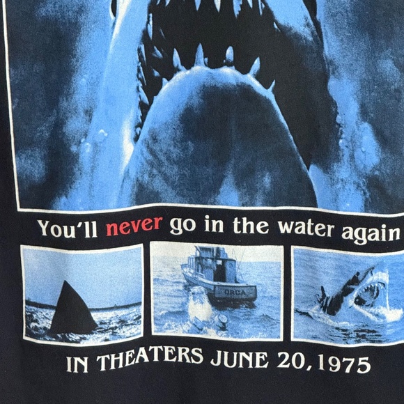 Jaws Movie Theater Poster Short Sleeve Graphic T-Shirt Size Small - Picture 5 of 5
